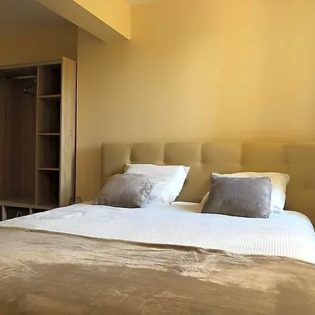 Le Nid Du Franc B&B 아브랑슈